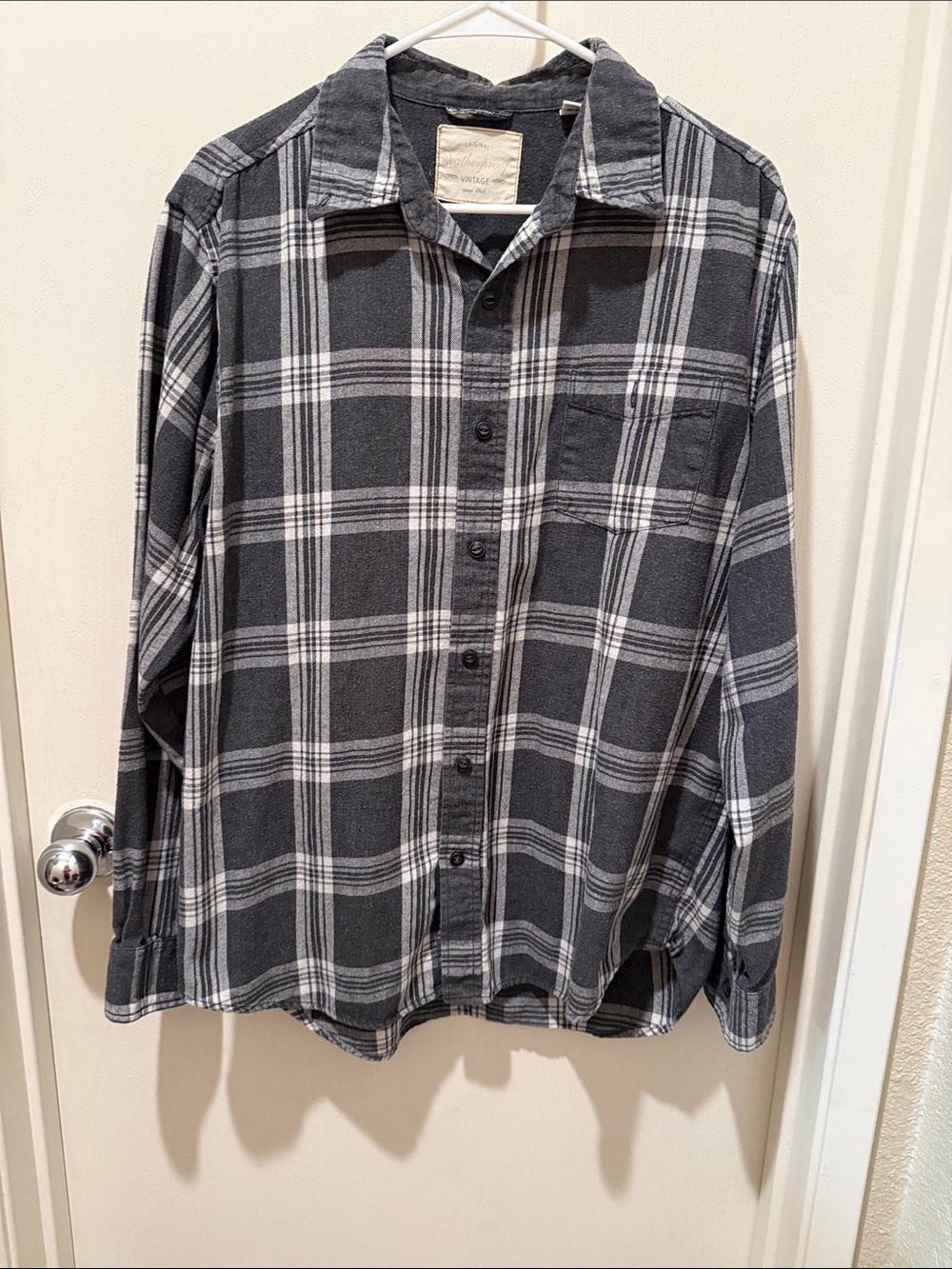 Weatherproof Men’s Black and Gray Plaid Button-Down Shirt